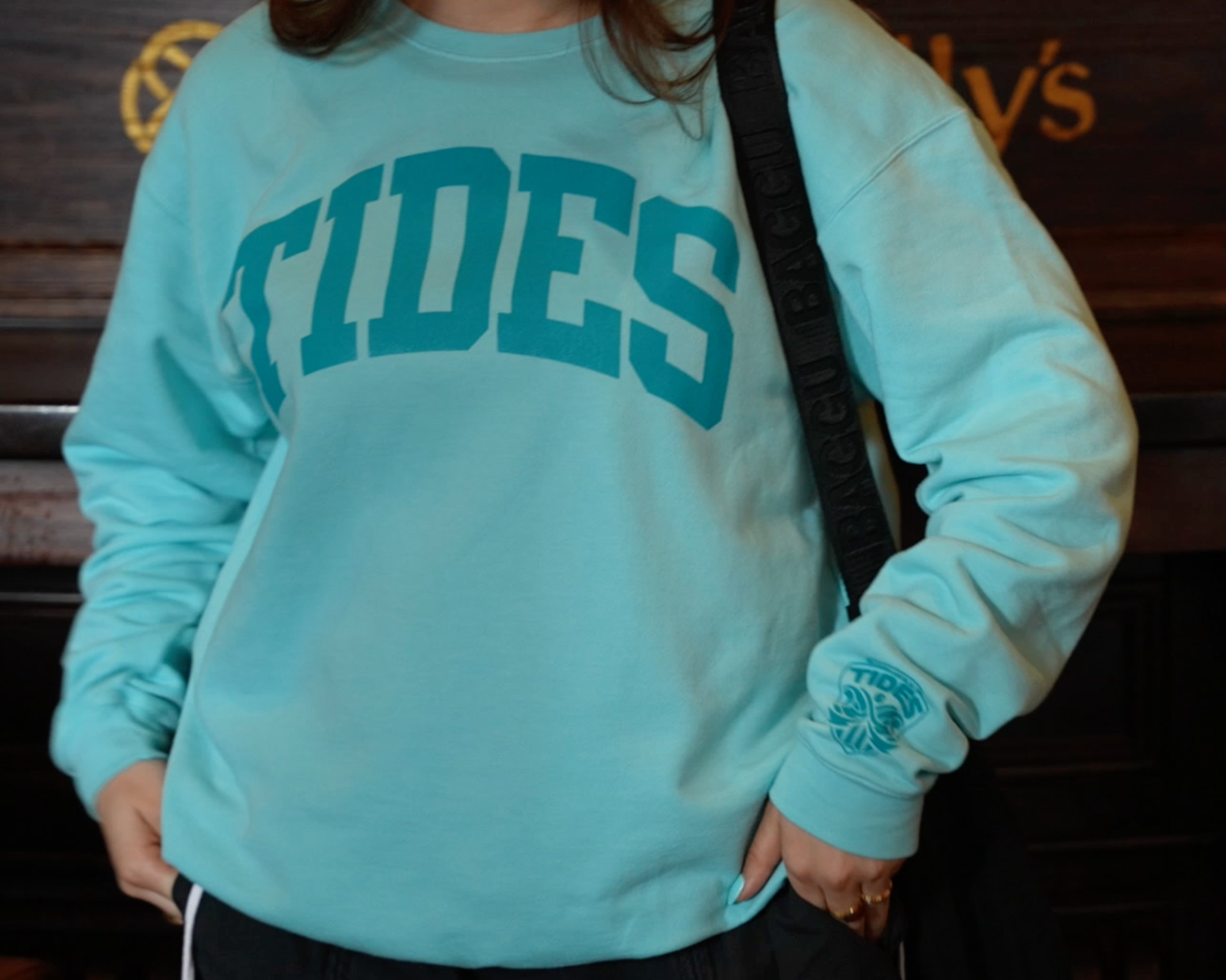Tides Beck & Boyd Crewneck