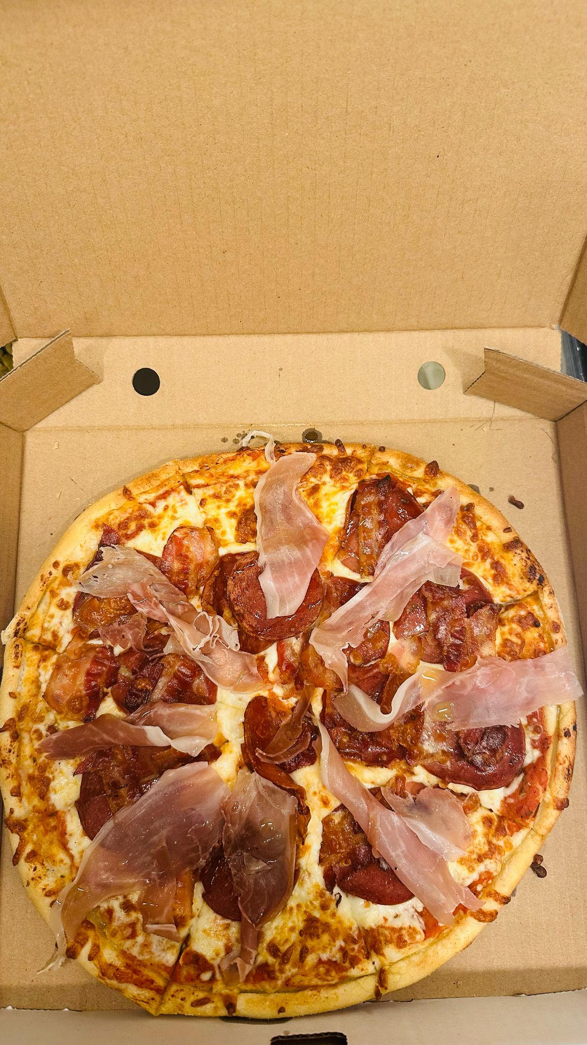 16” Pizza meat lovers ( extra Large) - GF Option available